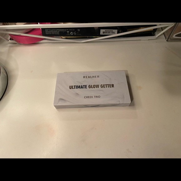 Ultimate Glow Getter Cheek Trio - Picture 2 of 3